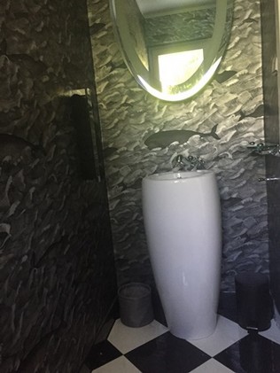 Metalltapete bad.jpg